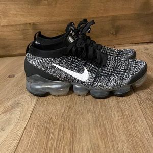 Nike women’s Air Vapormax Fly Knit 3 size 7